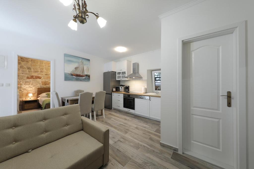 Pave Apartment
